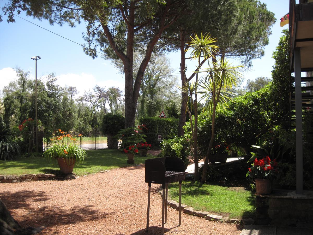 Aparthotel Casa Furrer Tirrenia Exterior foto